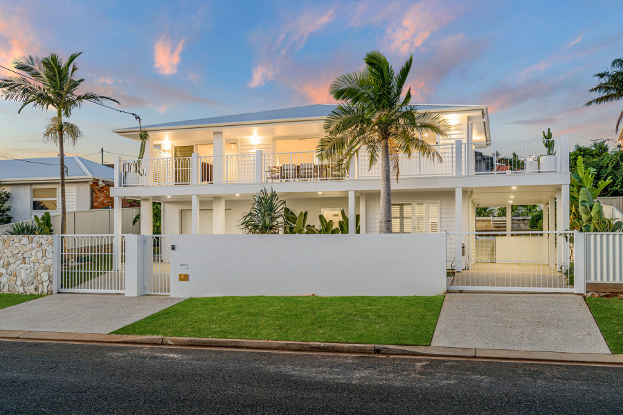 Stunning Resort-Style Retreat in Idyllic Beachside Position