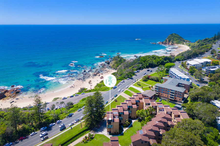 Beachside Apartment with Stunning Ocean Views