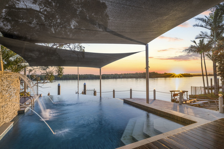 Deepwater Paradise - Endless Adventures & Stunning Views
