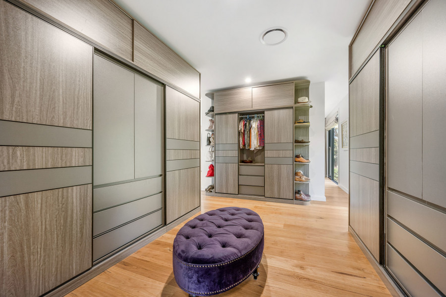 Architectural Coastal Living Immersed in Nature