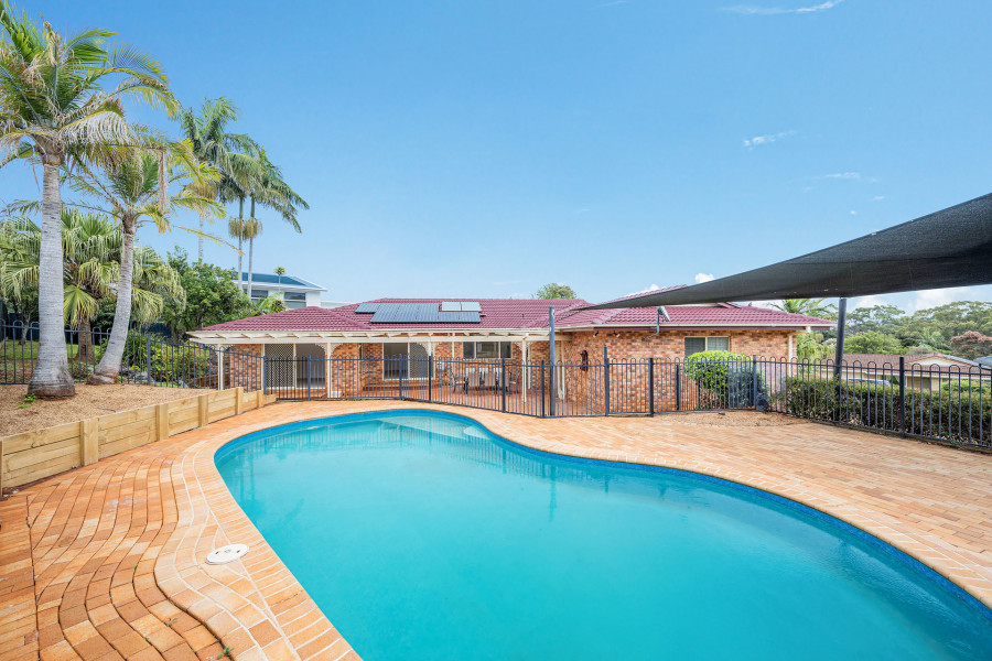 Fabulous Family Home on Large Block in Lighthouse Beach