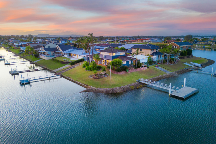 A Waterfront Sanctuary Where Luxury & Lifestyle Intertwine