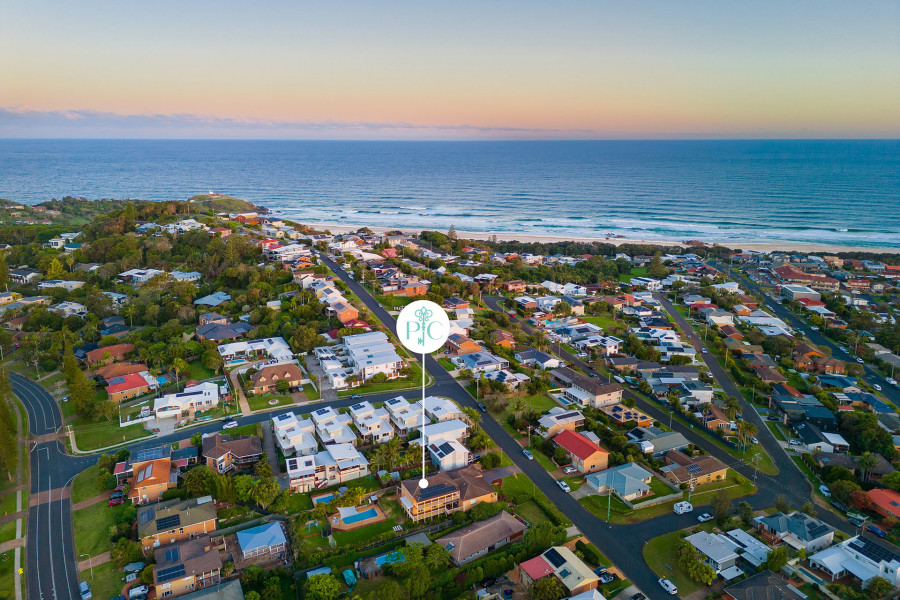 Beautiful & Grand Lighthouse Beach Home with Glorious Views