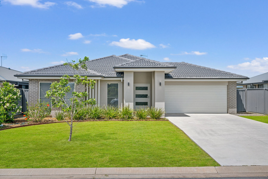 Tranquil Living Reserve-side with Garden Privacy