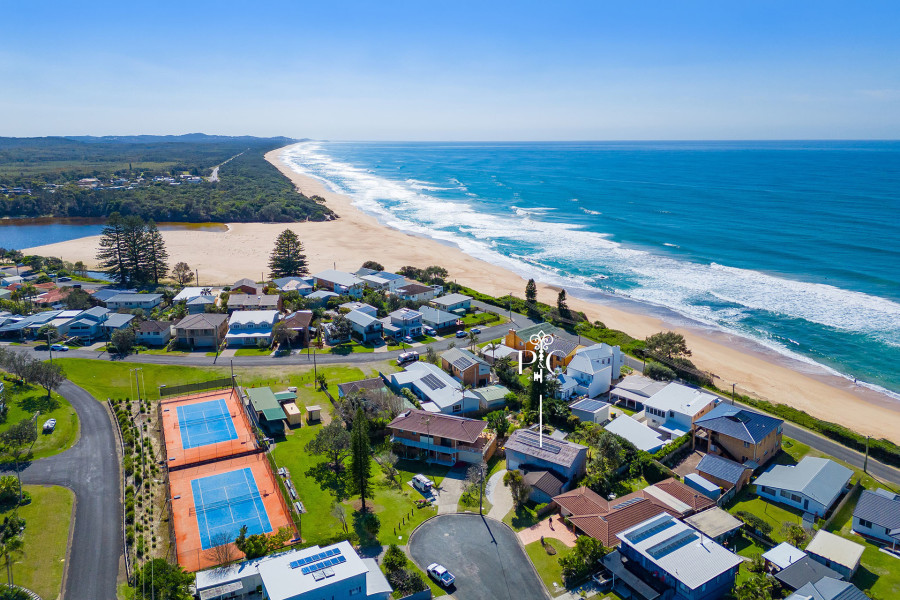 Ocean Views, Flexible Living & Footsteps to Sand