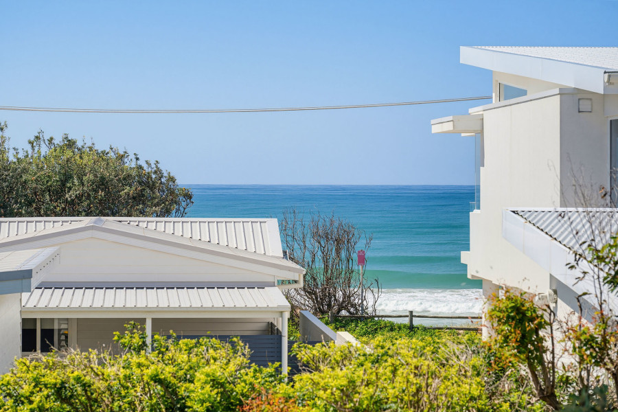Ocean Views, Flexible Living & Footsteps to Sand
