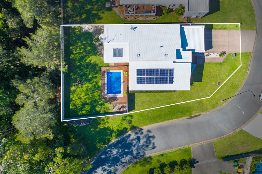 Modern Sanctuary in Quiet Setting with Reserve Backdrop