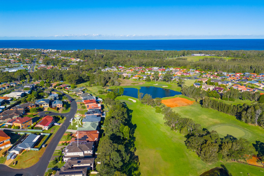 Enduring Elegance in an Exceptional Golf Course Address