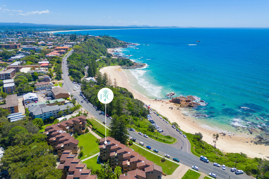 Beachside Apartment with Stunning Ocean Views