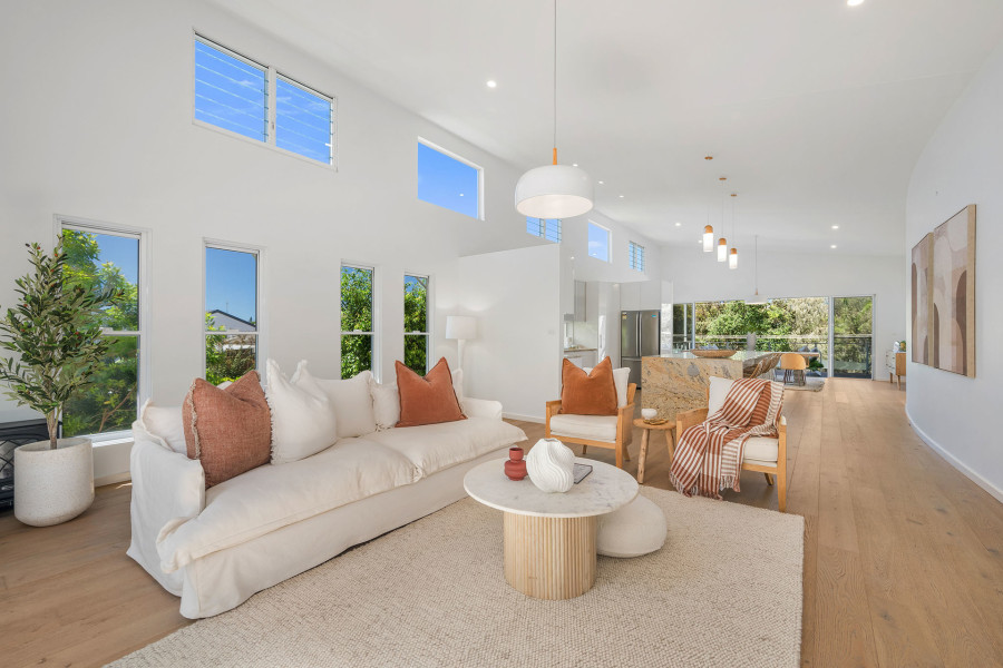 Coastal Luxury Opposite Lighthouse Beach