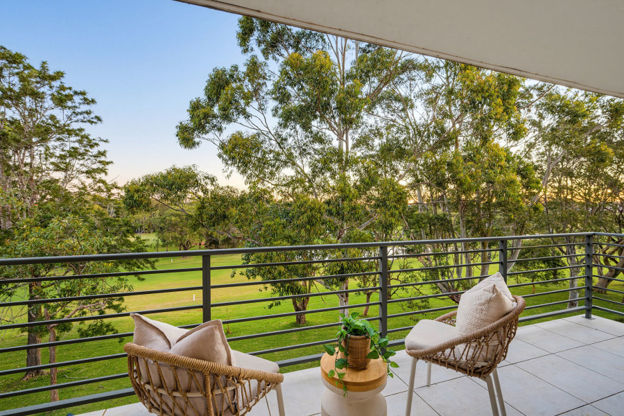 Enduring Elegance in an Exceptional Golf Course Address
