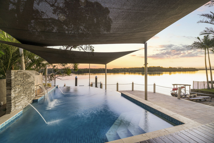 Deepwater Paradise - Endless Adventures & Stunning Views
