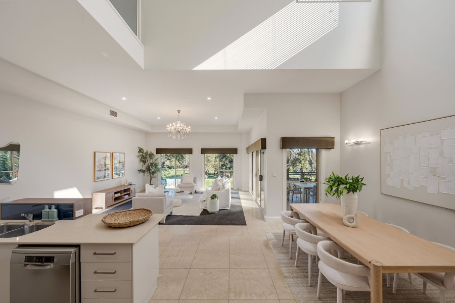 Enduring Elegance in an Exceptional Golf Course Address