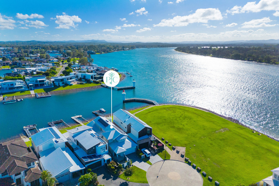 The Beauty of Canal Living with Rare River Connection