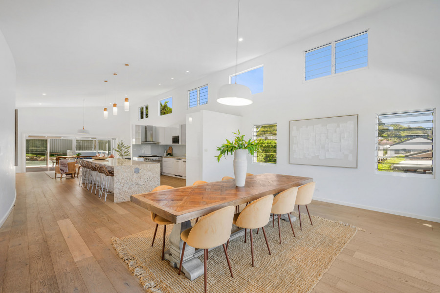 Coastal Luxury Opposite Lighthouse Beach