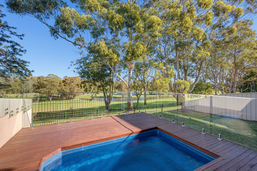 Enduring Elegance in an Exceptional Golf Course Address