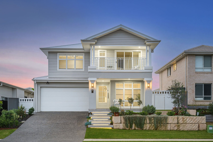 Grand Coastal Entertainer - Luxury from Fireside to Poolside