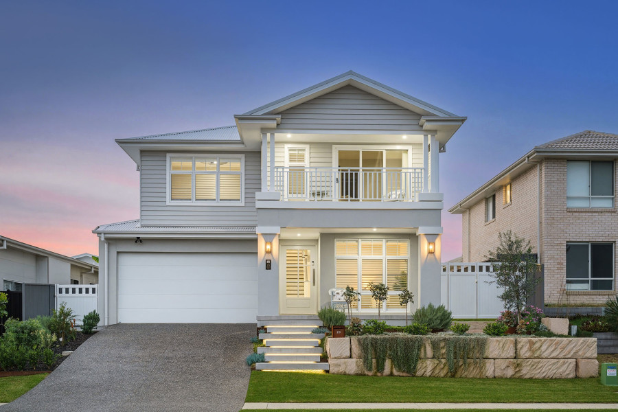 Grand Coastal Entertainer - Luxury from Fireside to Poolside
