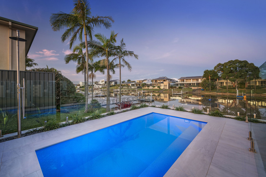 The Essence of Elegance - Palm Springs Luxury on the Water