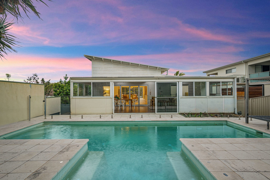 Coastal Luxury Opposite Lighthouse Beach