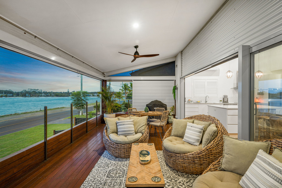 Luxury Riverfront Entertainer with Panoramic Views