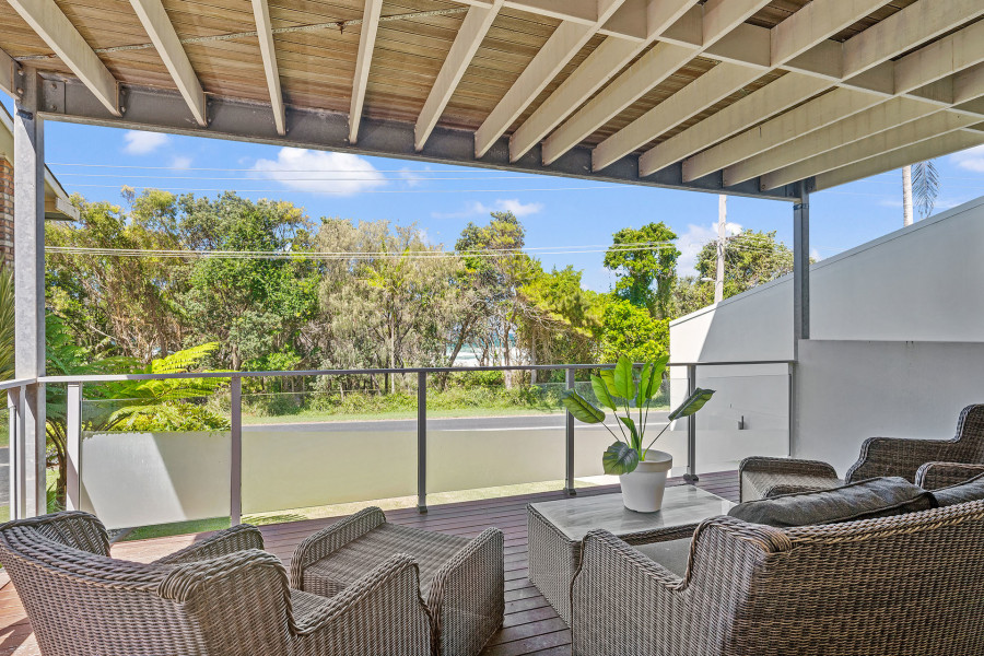 Coastal Luxury Opposite Lighthouse Beach