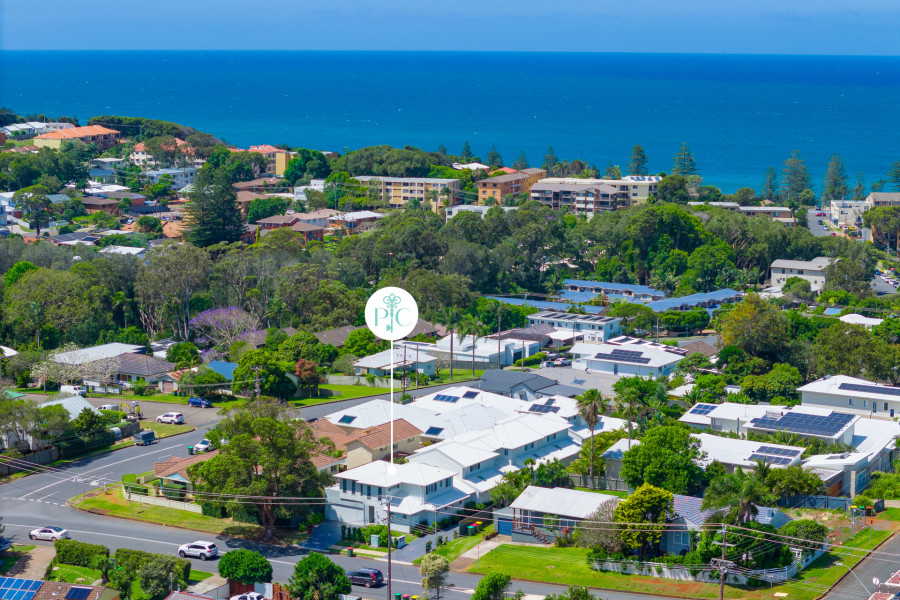 Modern House-Sized Terrace Walking Distance to Beach