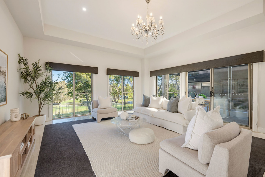 Enduring Elegance in an Exceptional Golf Course Address