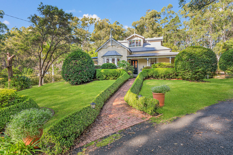 Federation Dream Home on Parkland Acreage